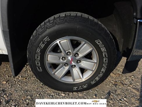 Used 2017 GMC Sierra 1500 SLE w/ SLE Value Package AWD/4WD image 39