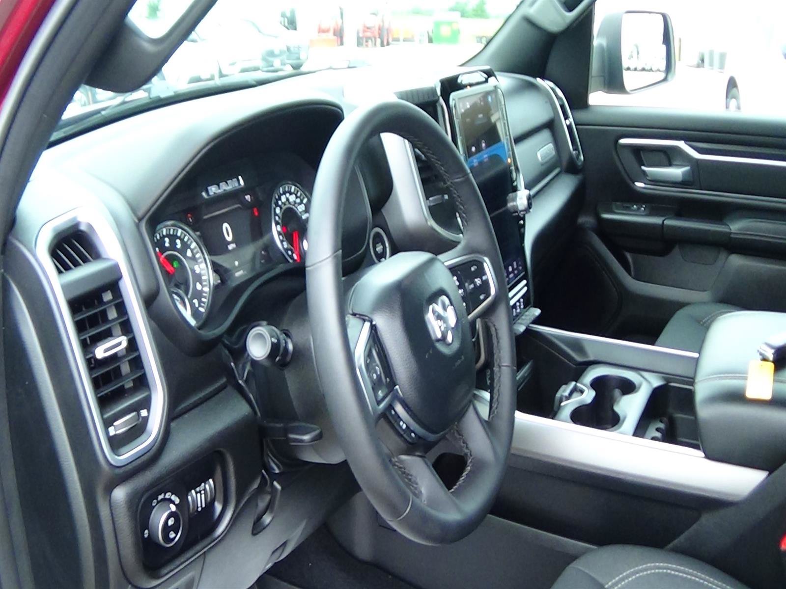 Used 2025 RAM 1500 Big Horn AWD/4WD image 18