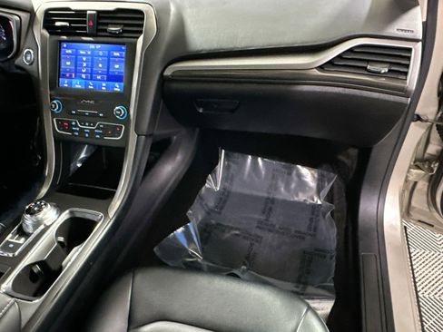 Used 2019 Ford Fusion SEL image 35