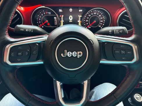 Used 2020 Jeep Gladiator Rubicon AWD/4WD image 11
