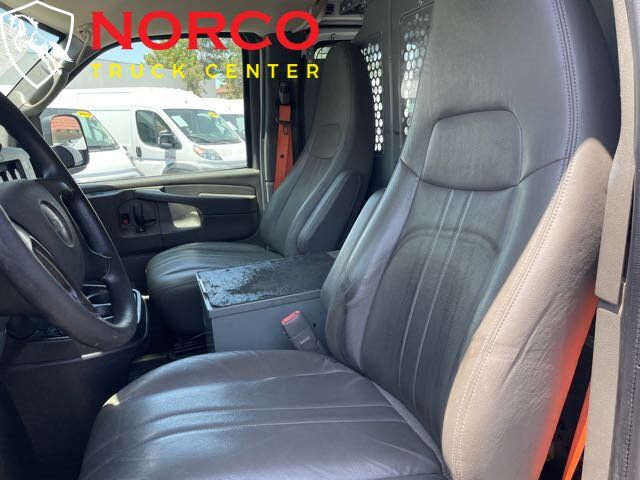 Used 2014 Chevrolet Express 2500 RWD image 15