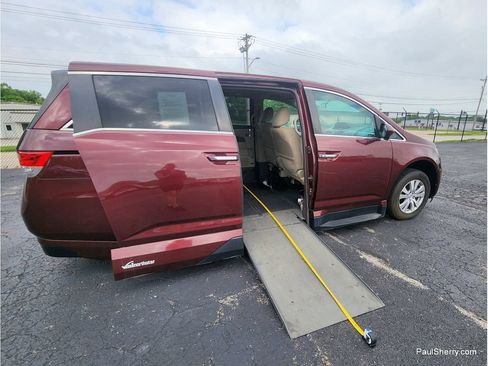 Used 2016 Honda Odyssey EX image 16