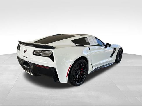 Used 2015 Chevrolet Corvette Z06 w/ 3LZ Preferred Equipment Group image 4