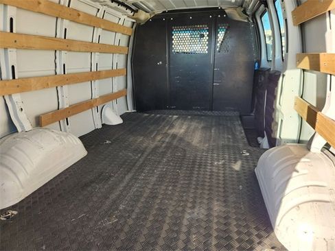Used 2024 Chevrolet Express 2500 w/ Driver Convenience Package image 9