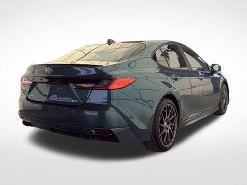 Used 2025 Toyota Camry XSE FWD image 18