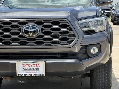 Used 2020 Toyota Tacoma TRD Off-Road AWD/4WD image 9