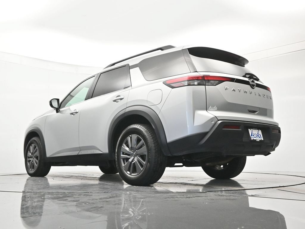 Used 2025 Nissan Pathfinder SV FWD image 43