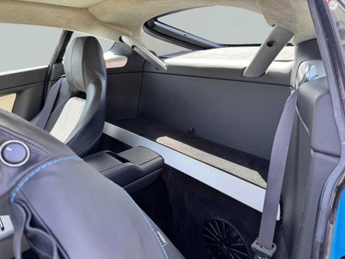 Used 2011 Aston Martin V12 Vantage Coupe image 26