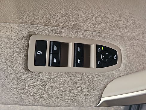 Certified 2024 BMW iX xDrive50 w/ Premium Package image 28