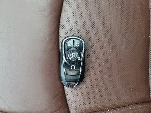 Used 2018 Buick Enclave Avenir w/ Avenir Technology Package AWD/4WD image 32