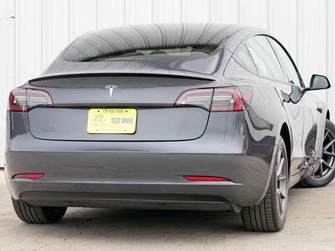 Used 2023 Tesla Model 3 Standard Range image 5