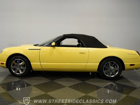 Used 2002 Ford Thunderbird image 23