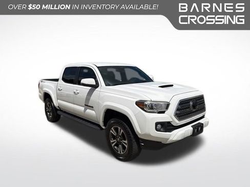 Used 2017 Toyota Tacoma TRD Sport w/ Tow Package RWD image 1