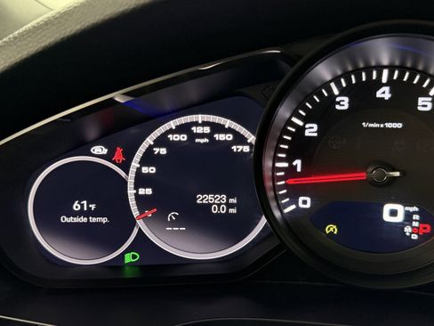 Certified 2023 Porsche Cayenne Platinum Edition image 54