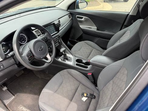 Used 2019 Kia Niro LX FWD image 7