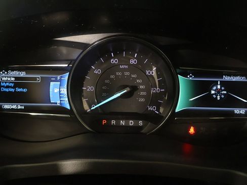 Used 2018 Ford Explorer XLT w/ Equipment Group 202A AWD/4WD image 44