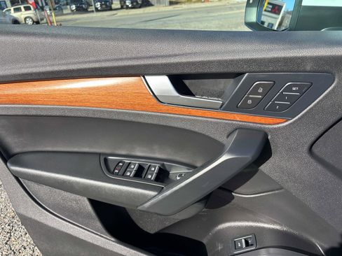 Used 2021 Audi Q5 2.0T Premium w/ Convenience Package image 10