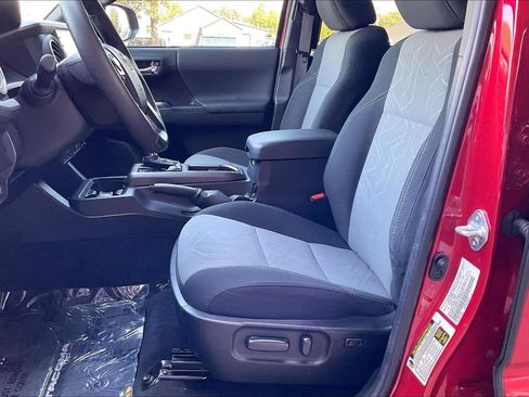 Used 2021 Toyota Tacoma SR5 RWD image 19