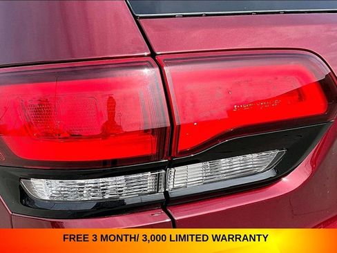 Used 2022 Jeep Grand Cherokee Laredo X AWD/4WD image 23