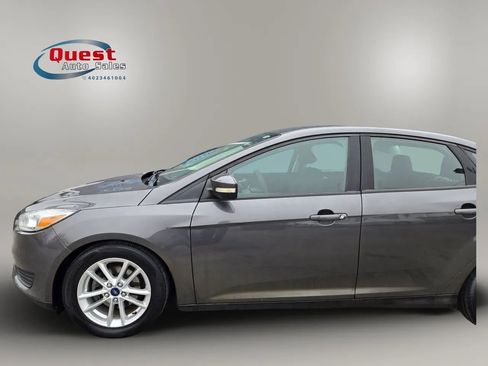 Used 2016 Ford Focus SE FWD image 3