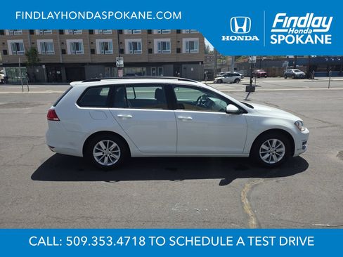 Used 2016 Volkswagen Golf S FWD image 6