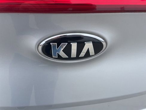Used 2018 Kia Sportage LX w/ LX Popular Package image 11