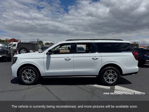 Used 2025 Ford Expedition Max Active AWD/4WD image 2