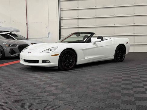 Used 2008 Chevrolet Corvette Convertible w/ Preferred Equipment Group RWD image 2