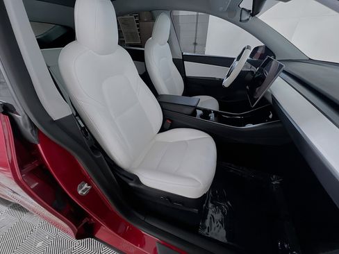 Used 2021 Tesla Model Y Long Range image 29