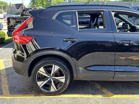 Used 2021 Volvo XC40 P8 Recharge w/ Advanced Package AWD/4WD image 13