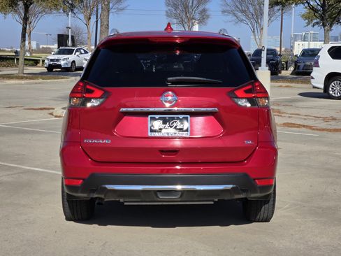 Used 2017 Nissan Rogue SL image 16