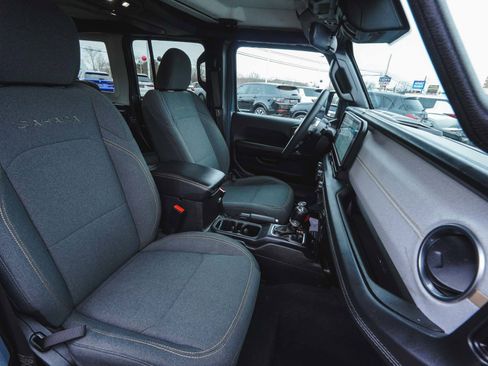 Used 2024 Jeep Wrangler Unlimited Sahara image 41