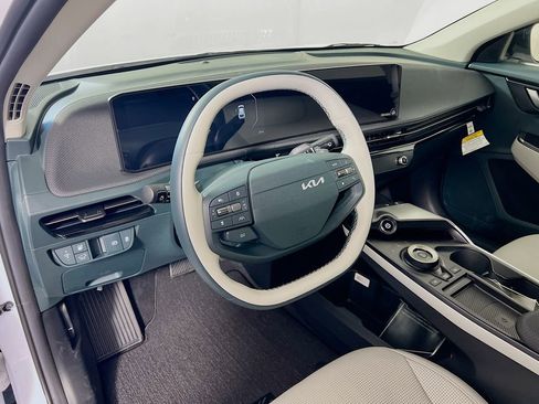 New 2025 Kia EV6 Wind image 9