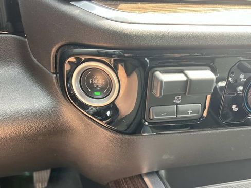 Used 2024 Chevrolet Silverado 1500 RST w/ Z71 Off-Road Package AWD/4WD image 33