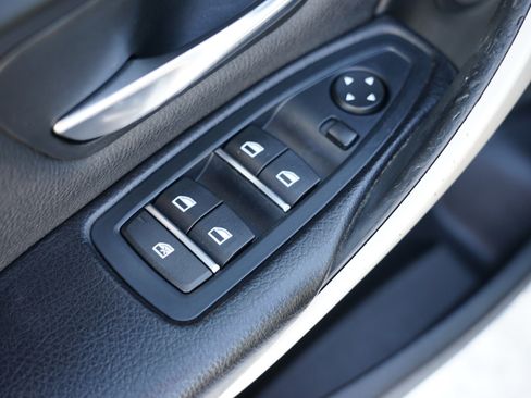 Used 2016 BMW 320i xDrive Sedan image 16