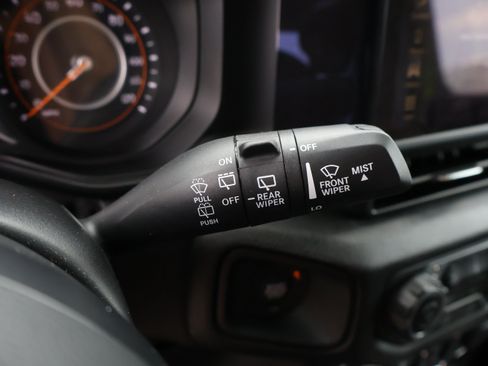 Used 2025 Jeep Wrangler Unlimited Sport AWD/4WD image 41