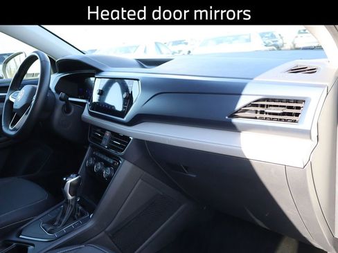 Certified 2024 Volkswagen Taos SE image 13