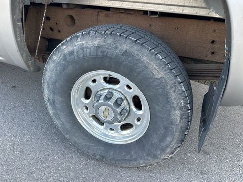 Used 2002 Chevrolet Silverado 2500 LT w/ Off-Road Skid Plate Pkg image 8