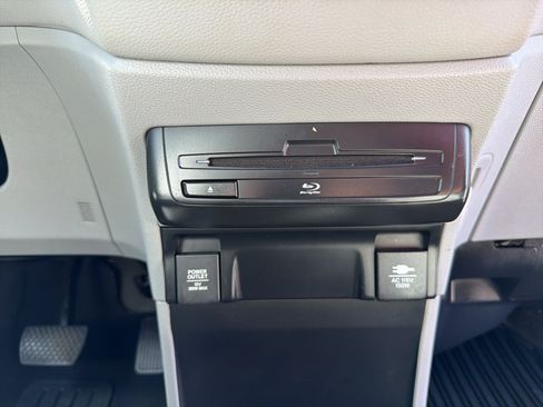 Used 2018 Honda Odyssey Elite image 11