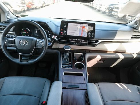 Certified 2024 Toyota Sienna XLE w/ XLE Plus Package FWD image 13