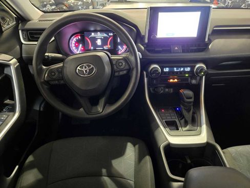 Used 2025 Toyota RAV4 XLE AWD/4WD image 17