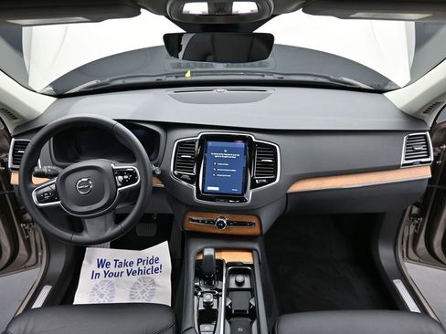 Certified 2024 Volvo XC90 B5 Plus image 22