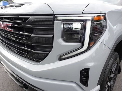 Used 2024 GMC Sierra 1500 Pro w/ Graphite Edition AWD/4WD image 57