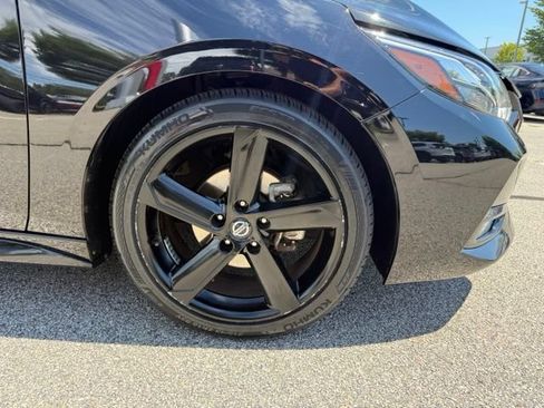 Used 2023 Nissan Sentra SR w/ Midnight Edition Package FWD image 11