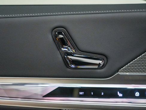 New 2026 BMW 740i w/ Premium Package RWD image 23