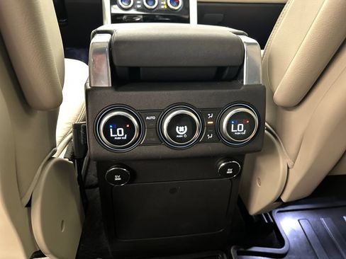 Used 2020 Land Rover Discovery HSE AWD/4WD image 18