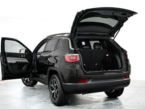 New 2026 Jeep Compass Limited w/ Sun, Sound & Navigation Group AWD/4WD image 10