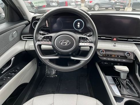 Certified 2022 Hyundai Elantra Limited image 22