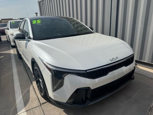 Used 2025 Kia K4 GT-Line w/ GT-Line Premium Package FWD image 5