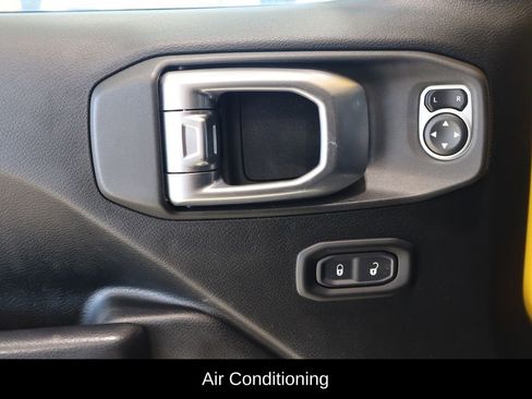 Used 2019 Jeep Wrangler Sport image 17